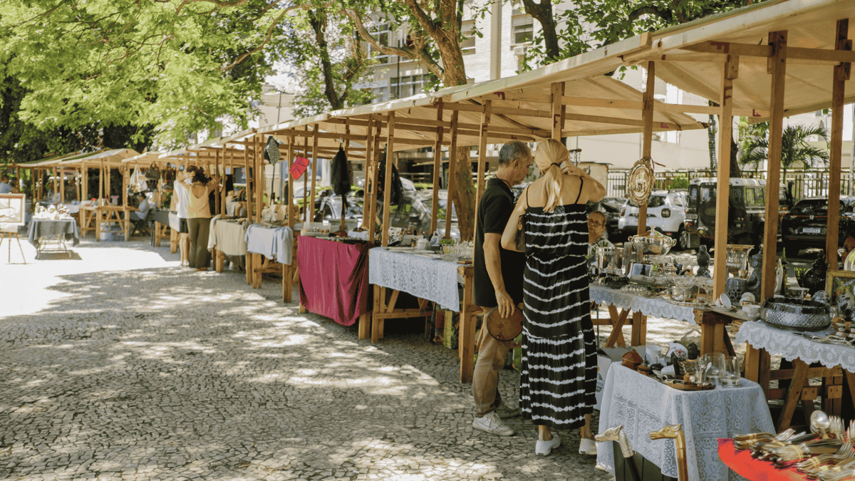 Flea market at Santos Dumont Square in Gรกvea, Rio de Janeiro