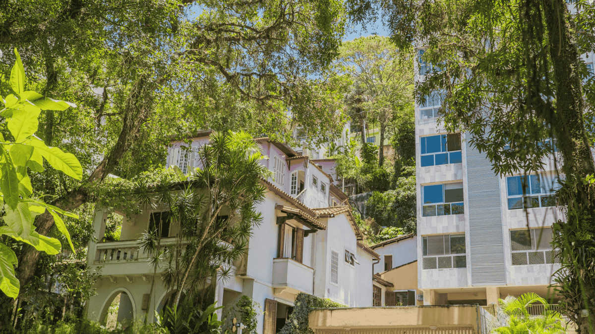 Residential street in Gรกvea, Rio de Janeiro