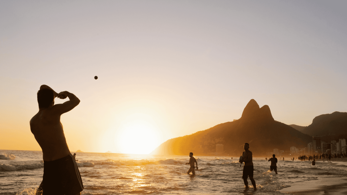Active beachfront lifestyle for relocation in Ipanema