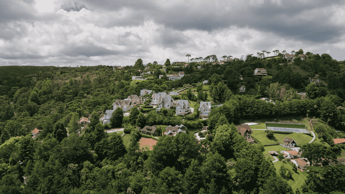 Upscale homes in Campos do Jordao
