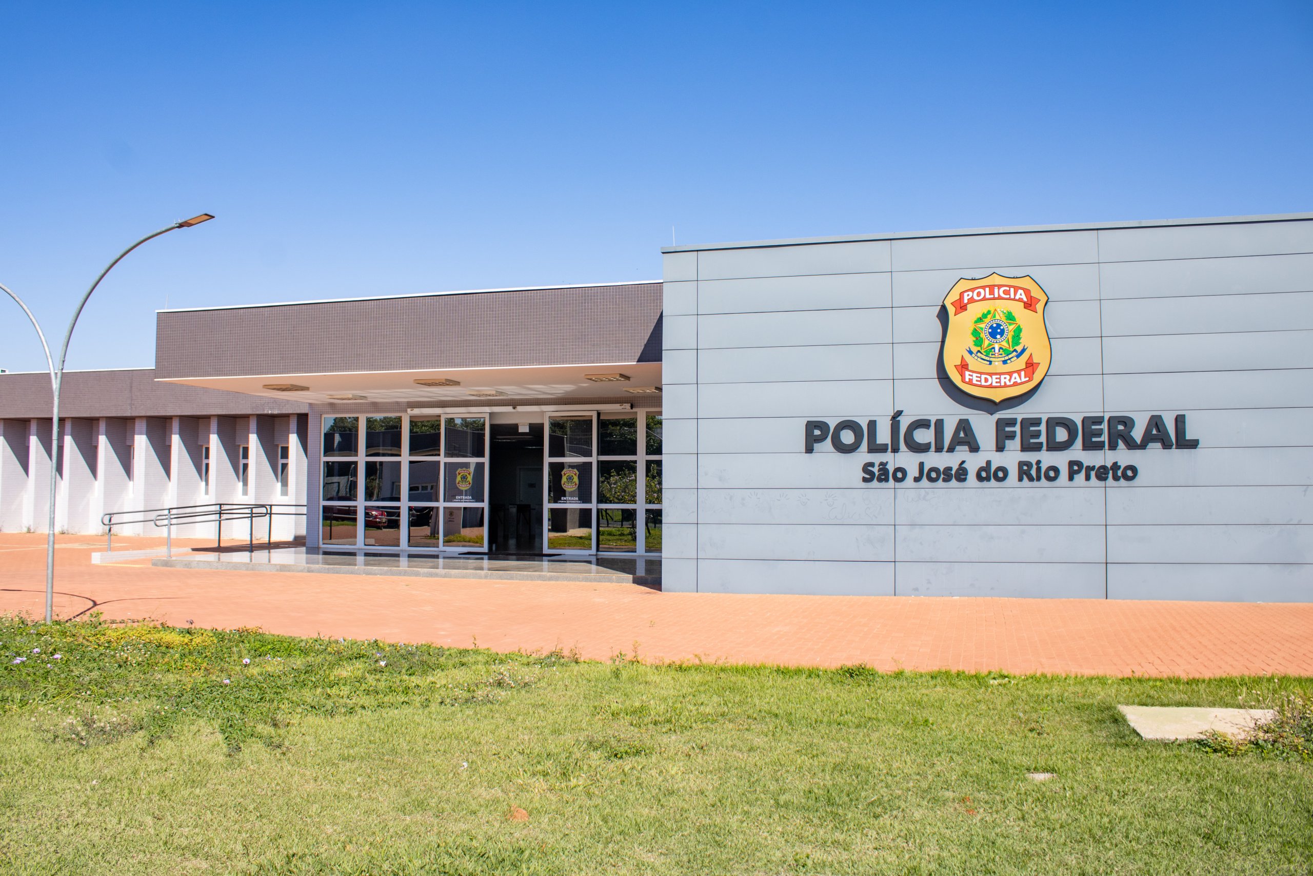 Sรฃo Josรฉ do Rio Preto โ modern Polรญcia Federal building where foreigners complete visa and ID procedures.