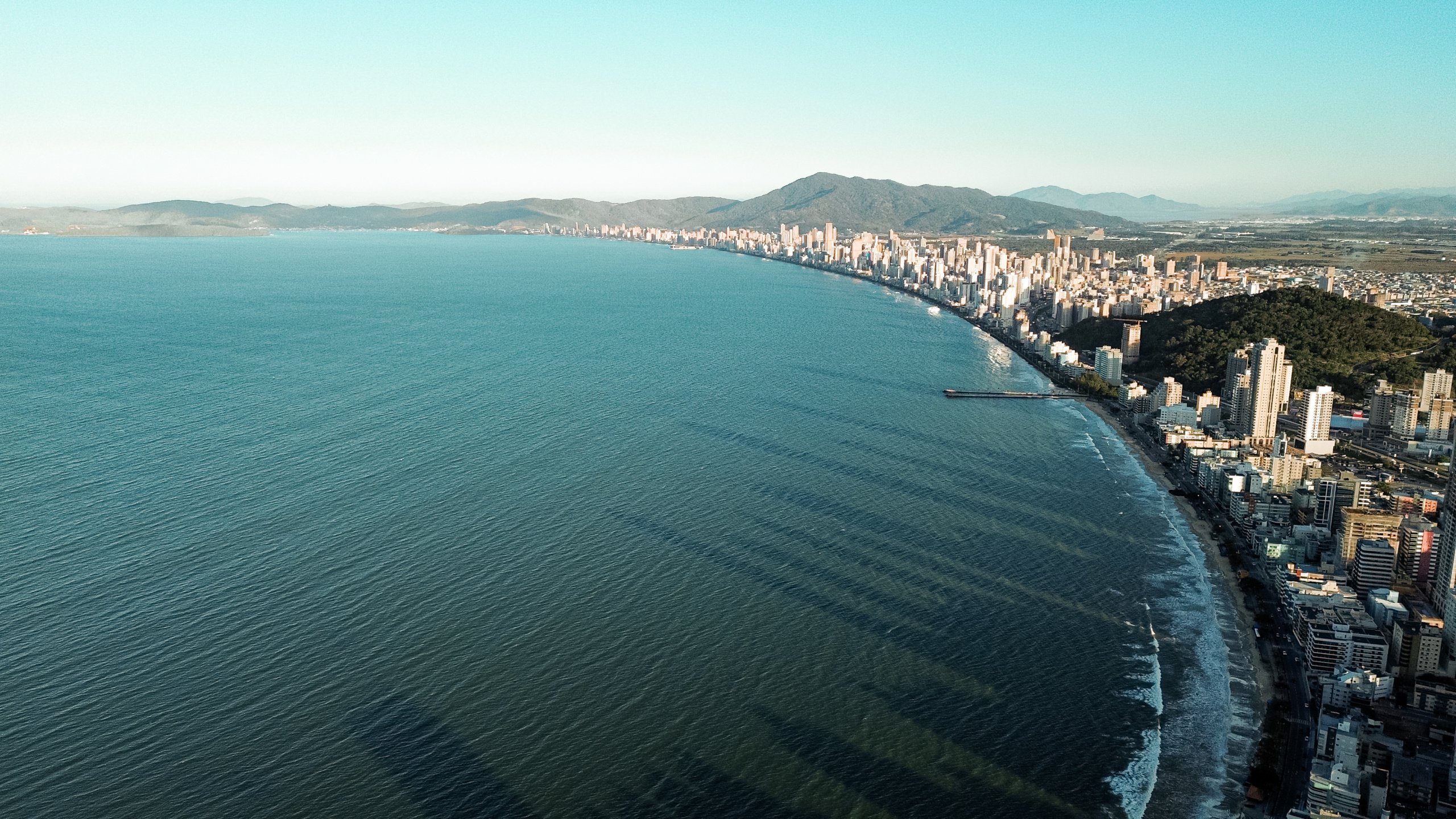 Skyline of Itapema with beachfront towers | Photo by: Merlin Donald