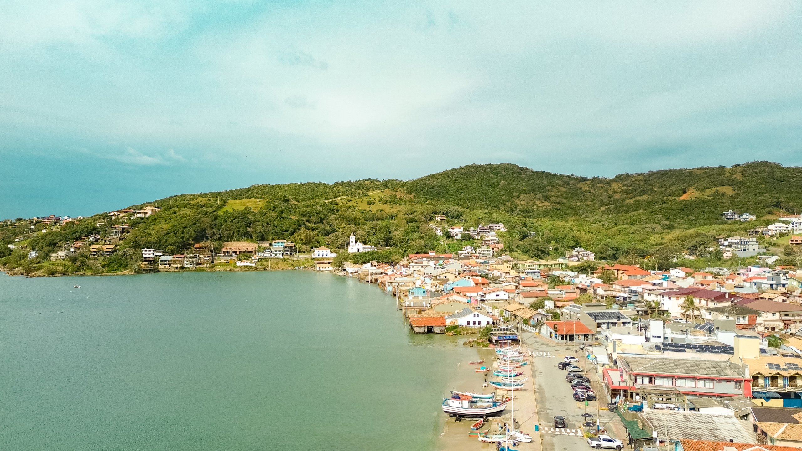 Overview of Garopaba town and coastline | Photo by: Merlin Donald