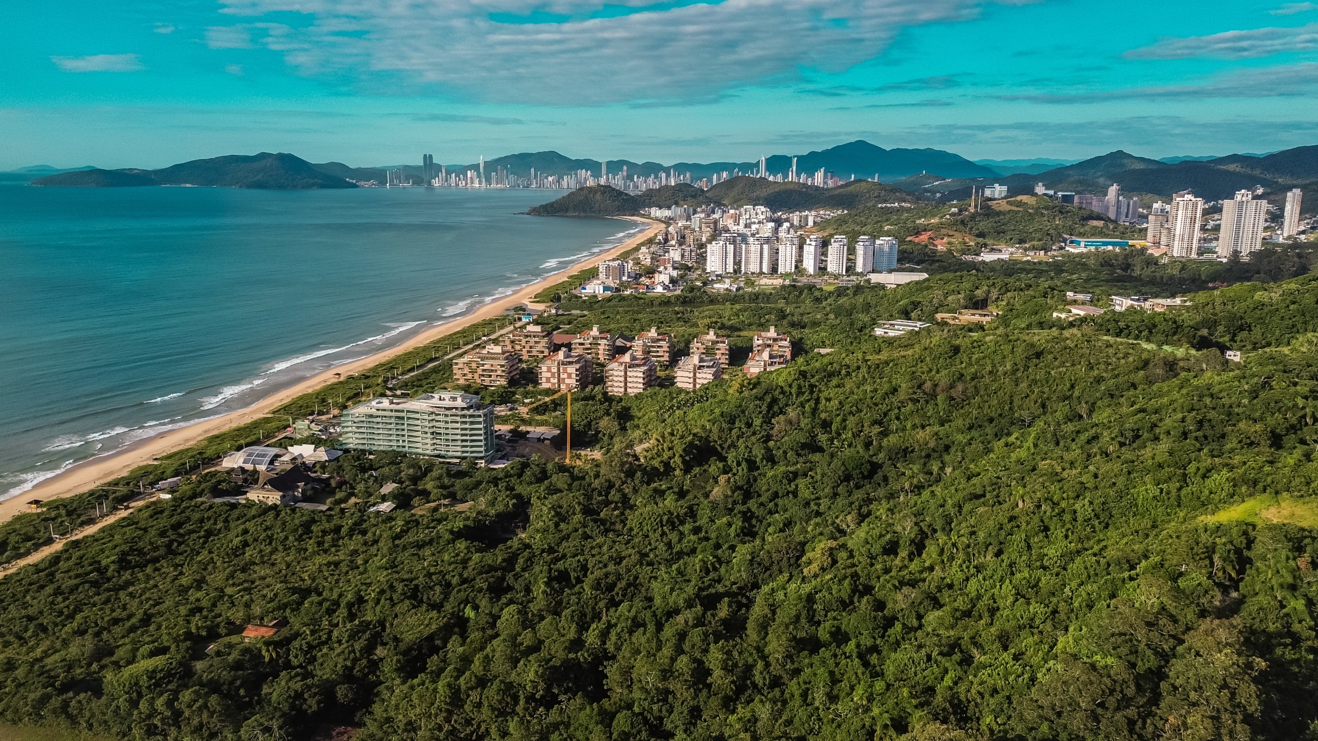 Beachgoers at Praia Brava, Itajaí | Photo by: Merlin Donald