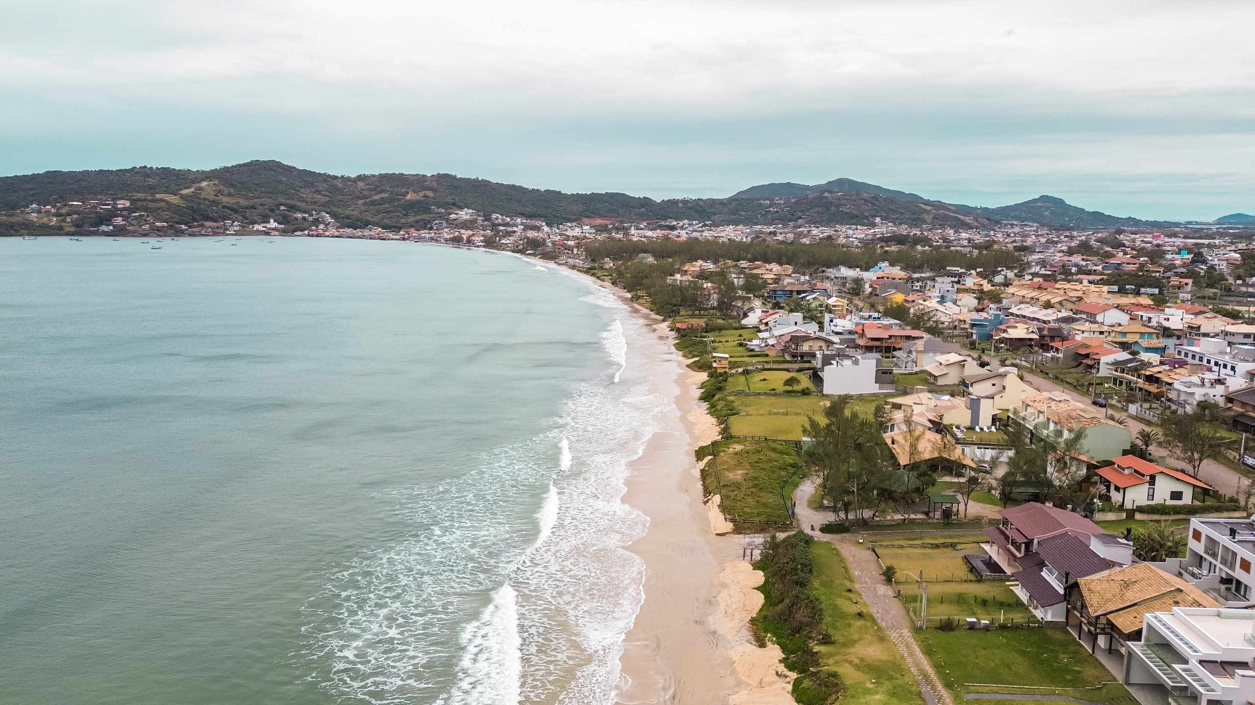Praia Central in Garopaba, Santa Catarina | Photo by: Merlin Donald
