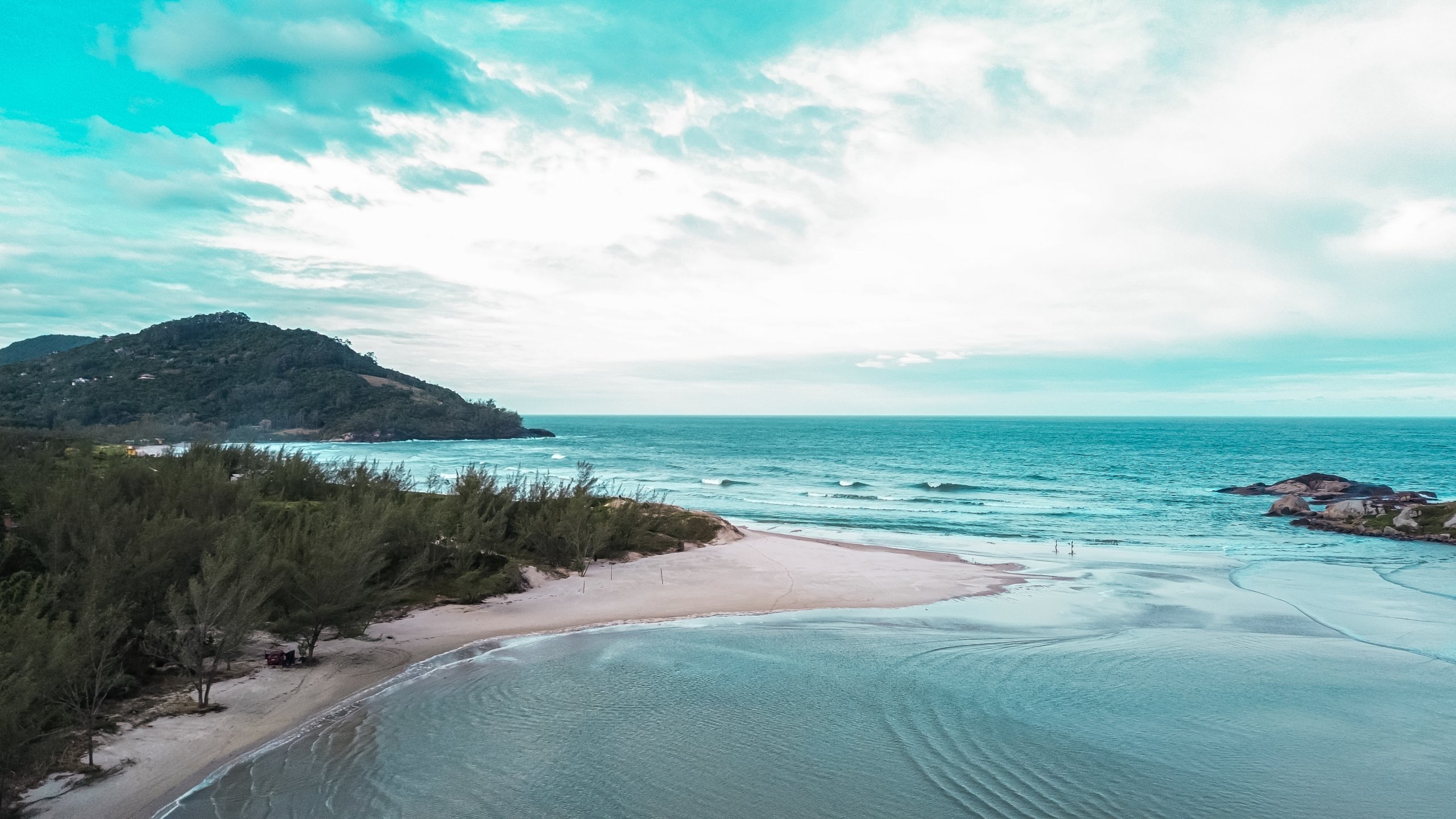 Praia da Ferrugem in Garopaba, Santa Catarina | Photo by: Merlin Donald