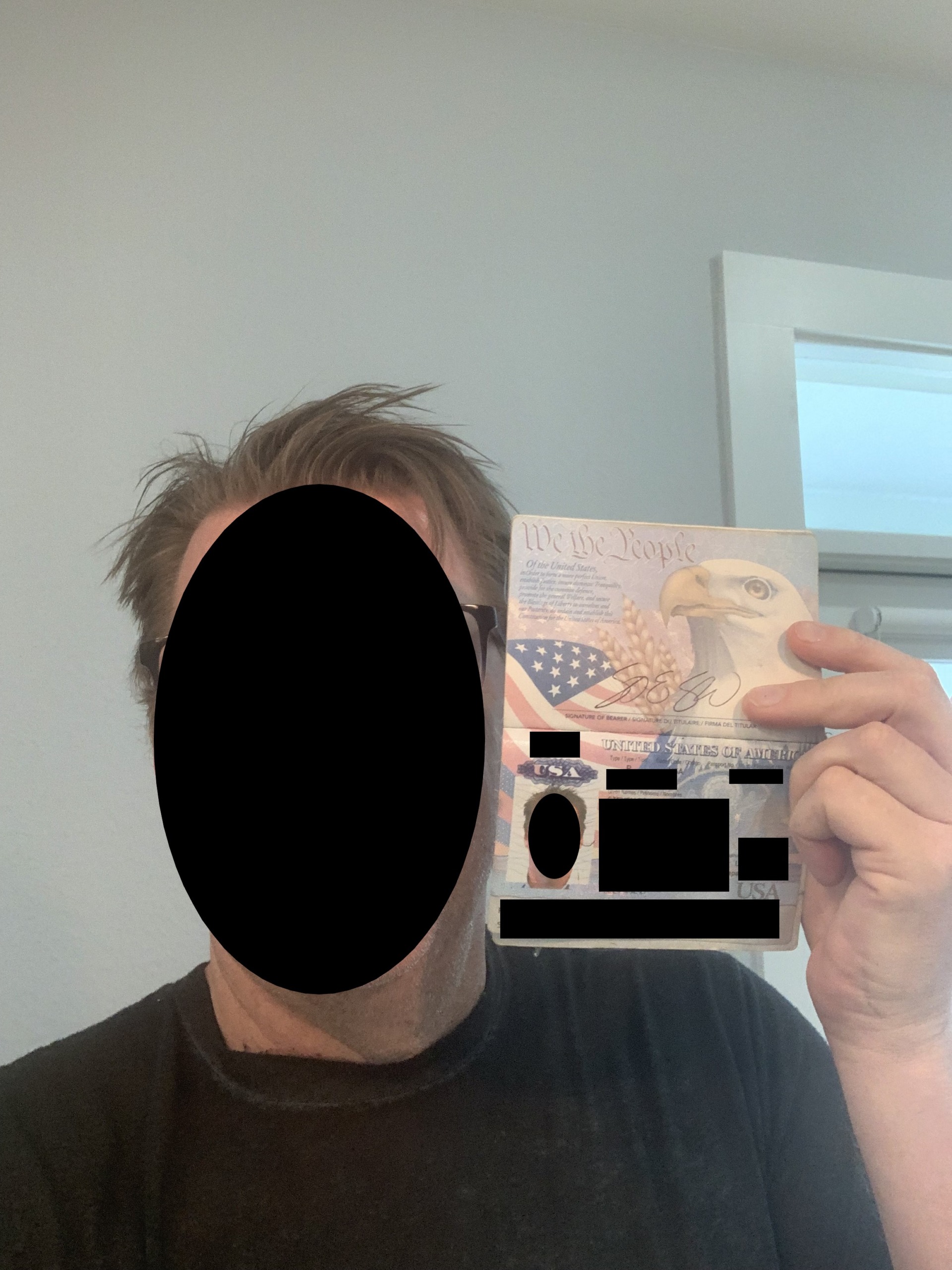 Example selfie holding passport for CPF application identity confirmation
