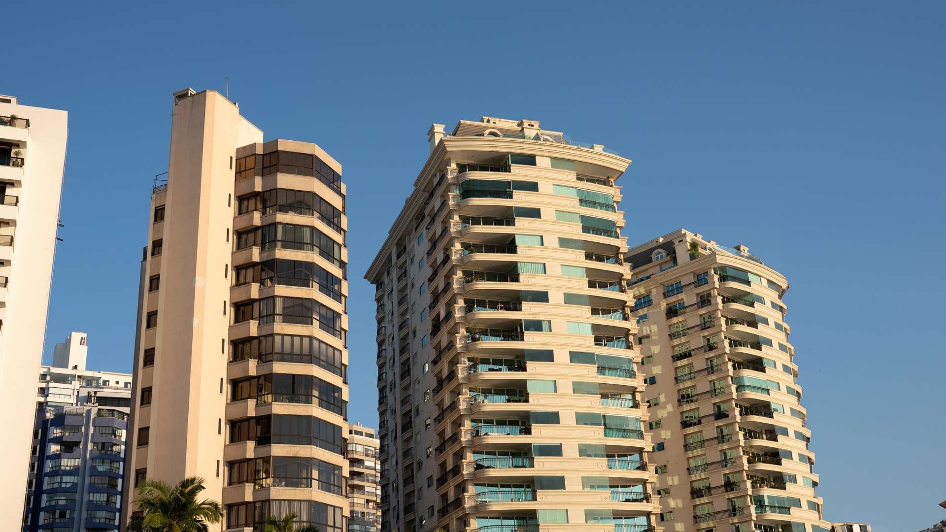 Luxury condos at Beiramar Avenue _ Photo by_ Merlin Donald