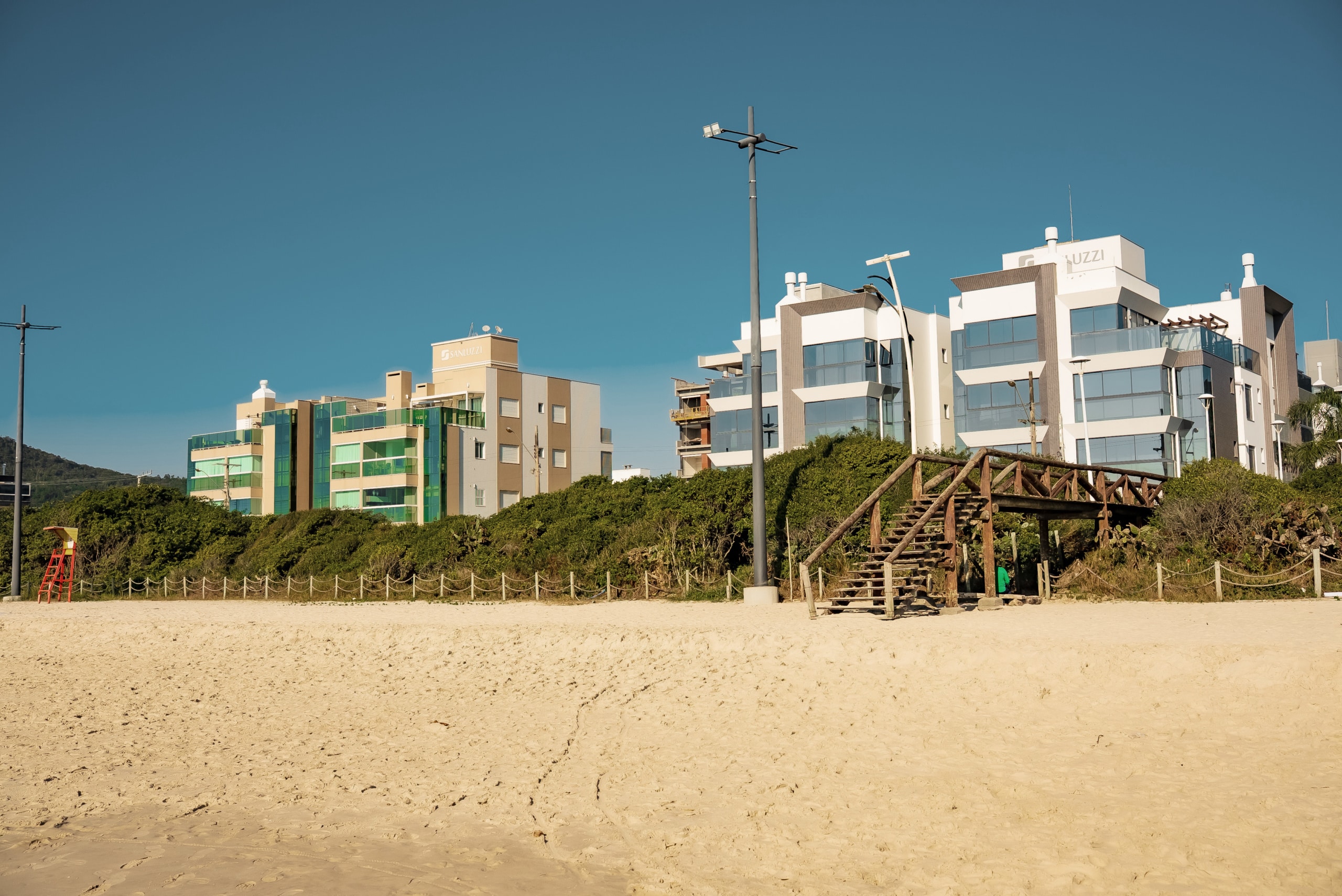 Beachfront condos in Governado Celso Ramos | Photo by: Merlin Donald