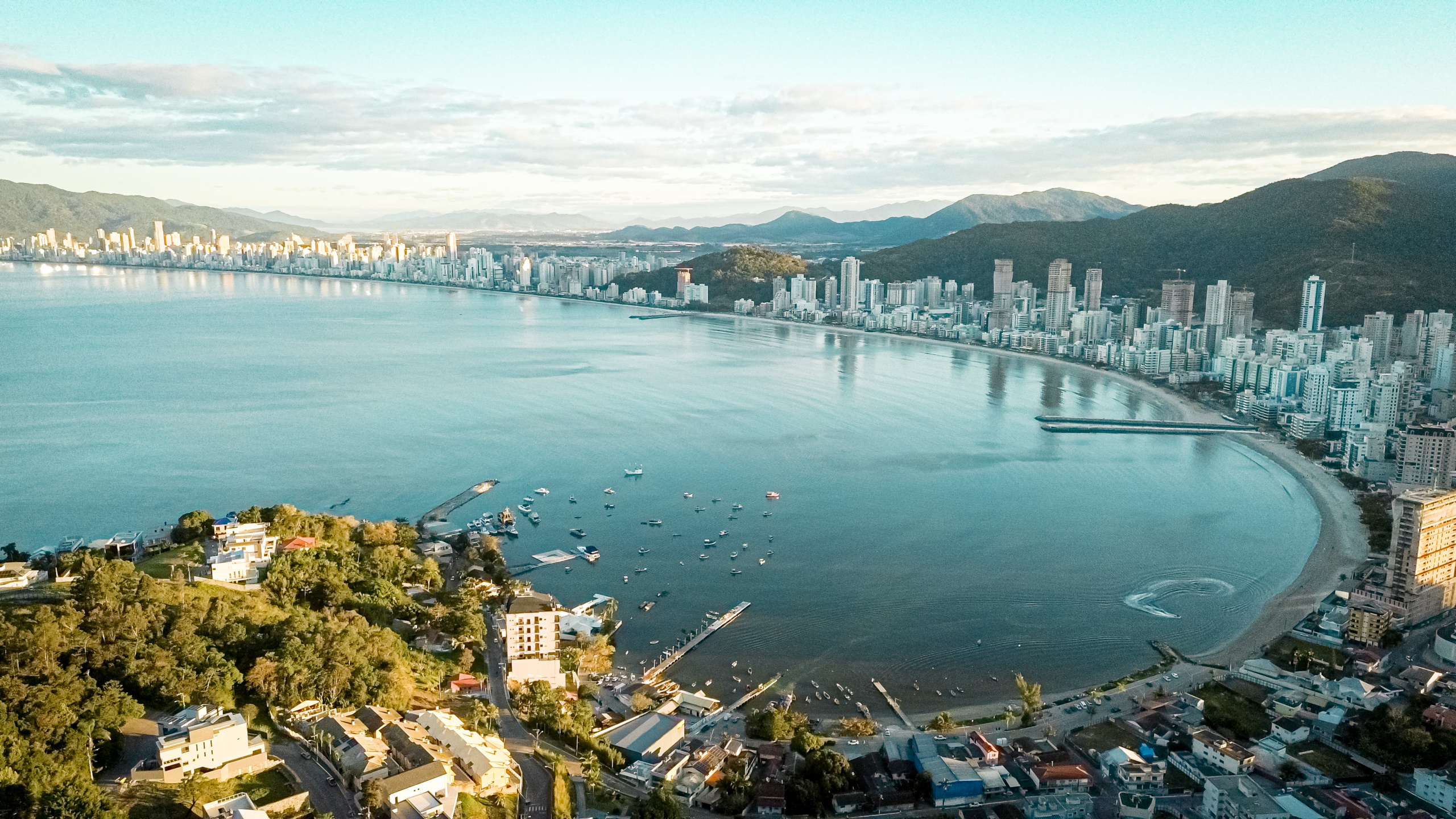 Panoramic view of Itapema from Mirante do Encanto | Photo by: Merlin Donald