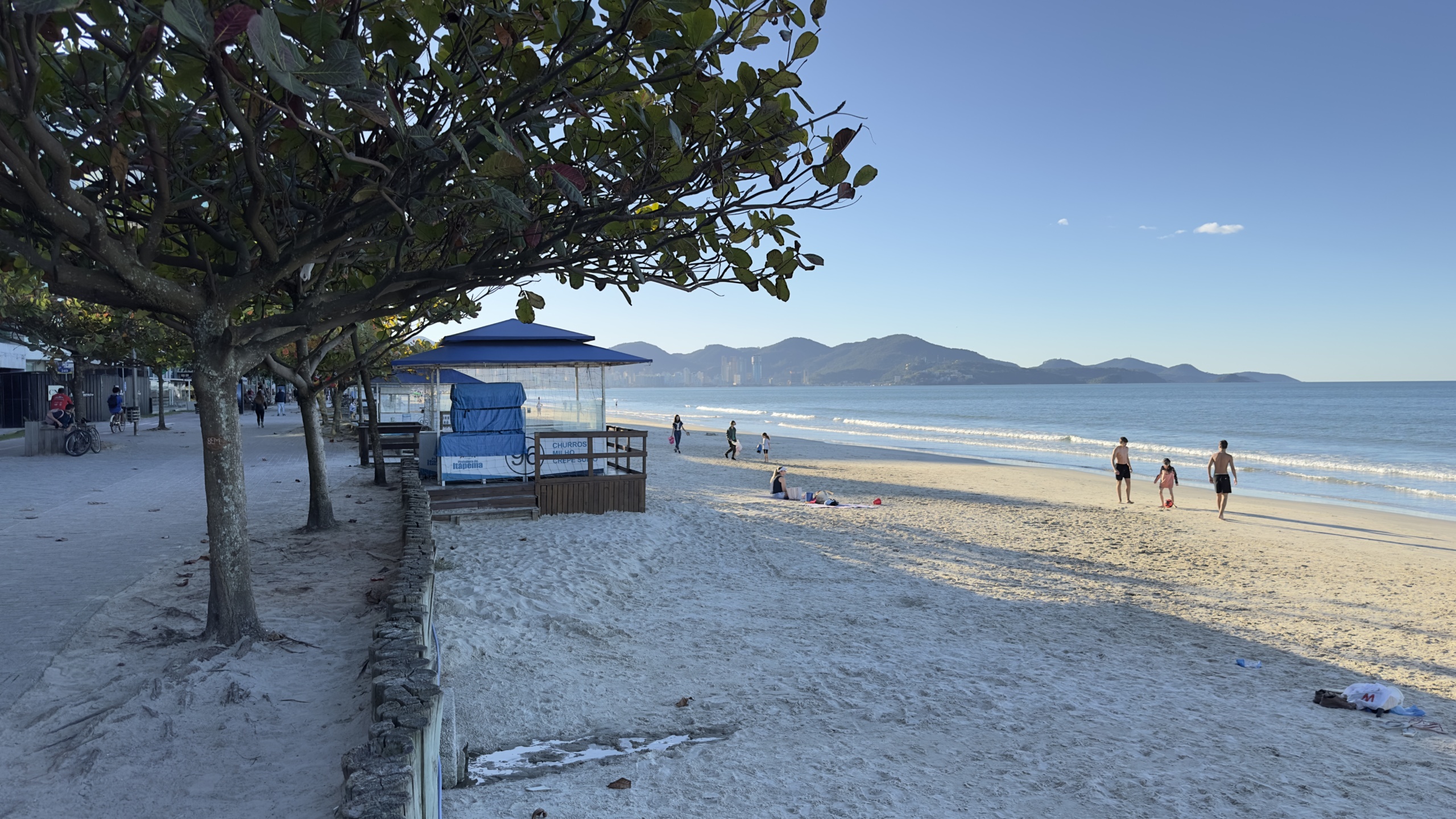 Orla da Meia Praia boardwalk in Itapema | Photo by: Merlin Donald