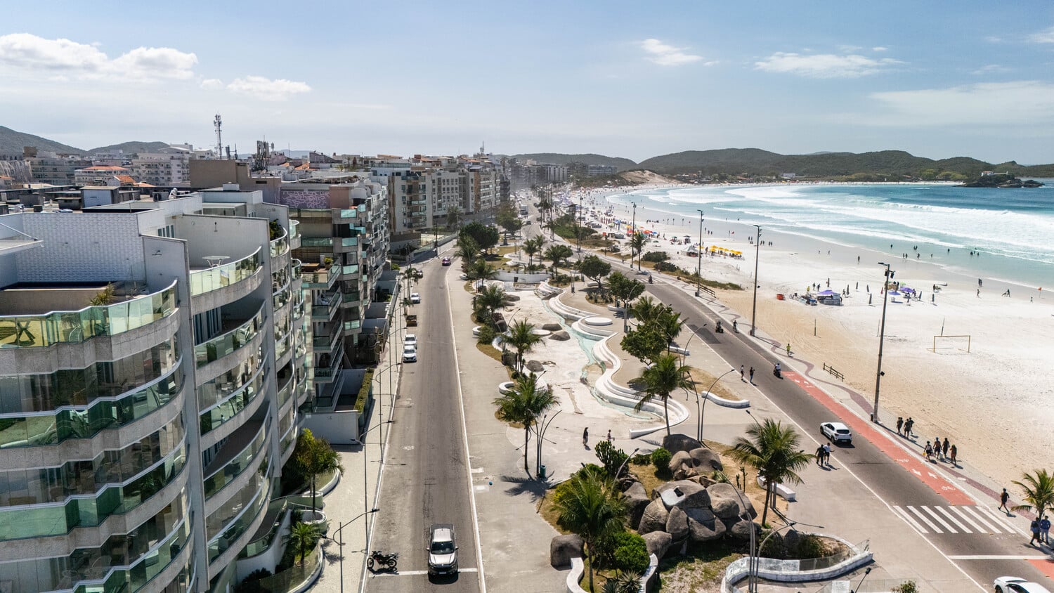 Praia do Forte beach in Cabo Frio with white sand and turquoise water