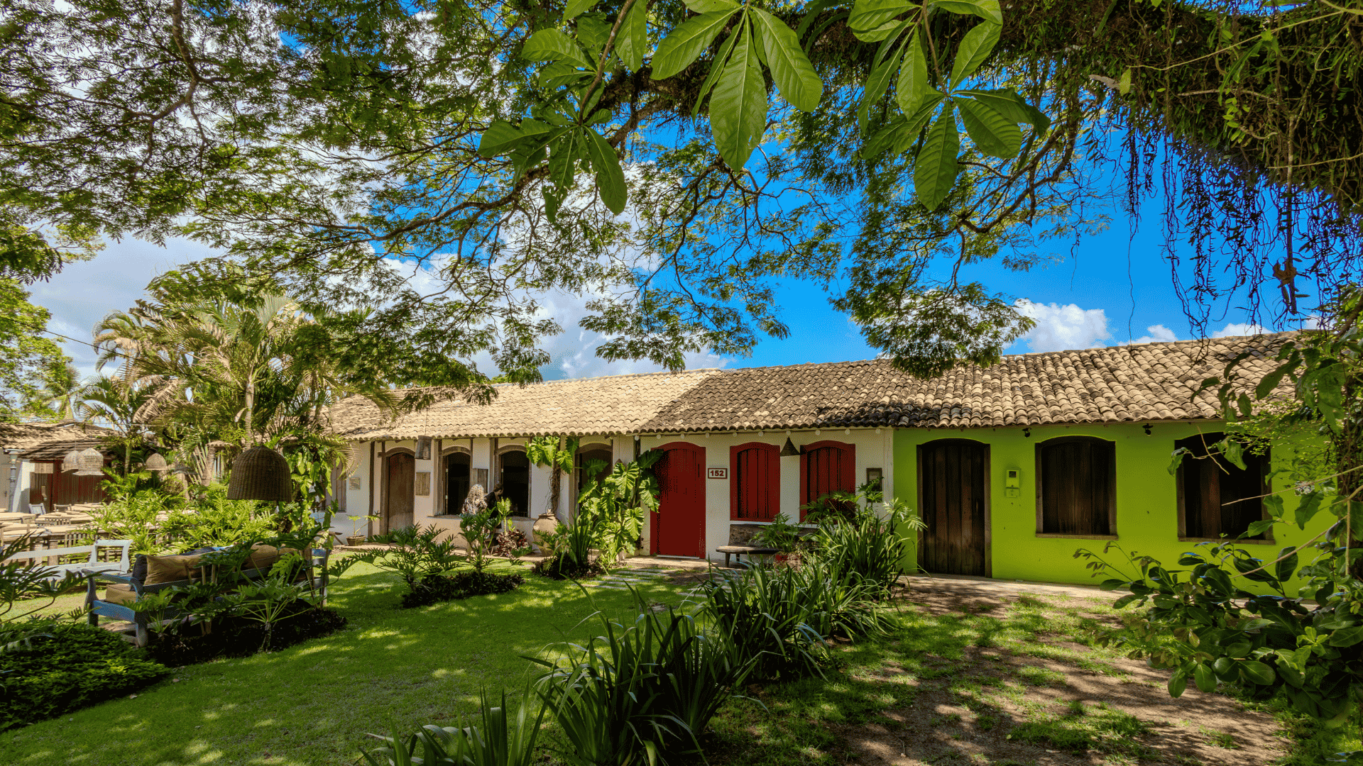 Colorful houses in Quadrado | Photo by: Janderson Saturnino
