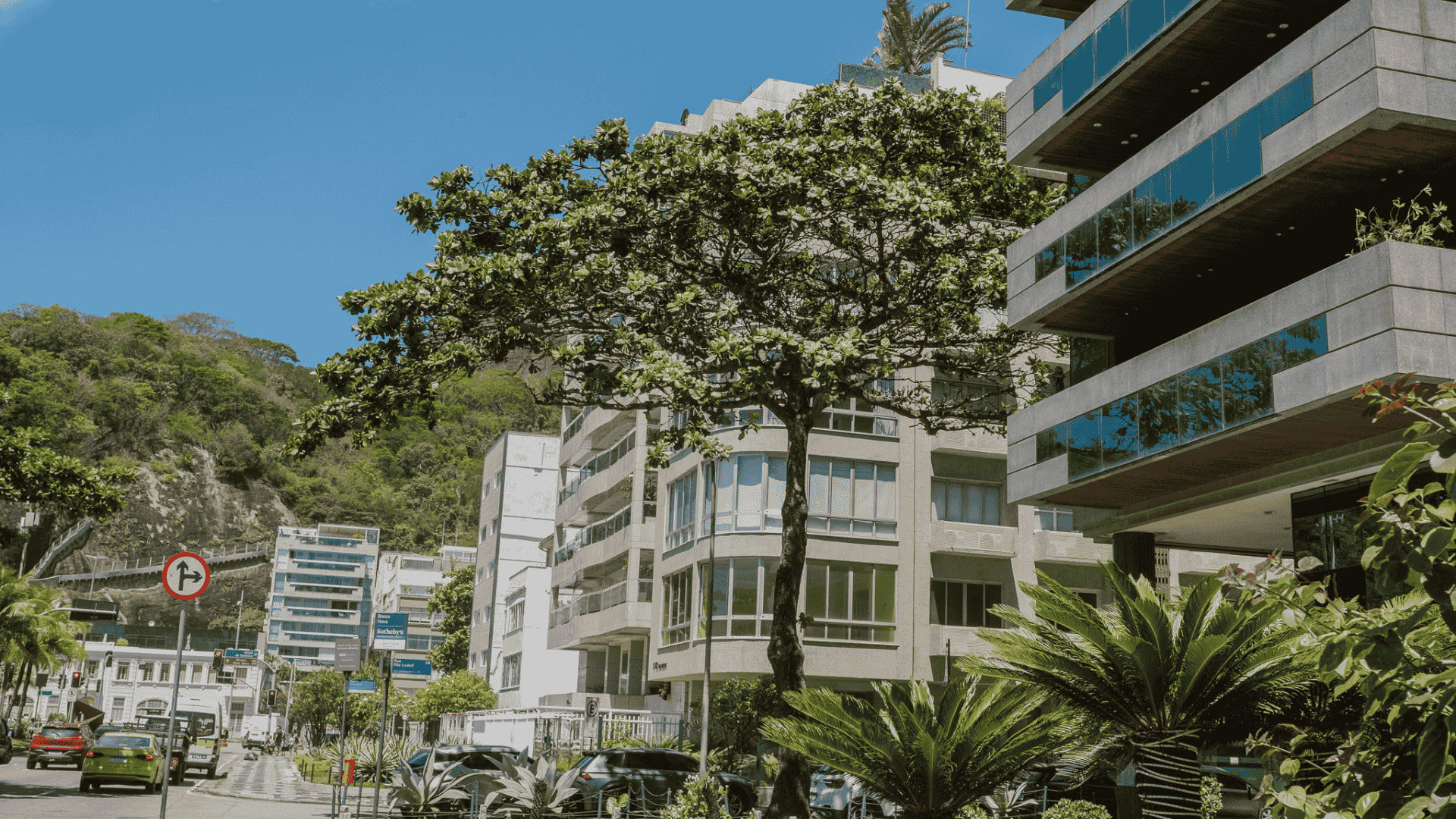 Luxury residential buildings for premium property searches in Leblon, Rio de Janeiro